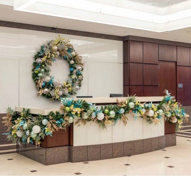 Decoración Navideña Floral para Hoteles